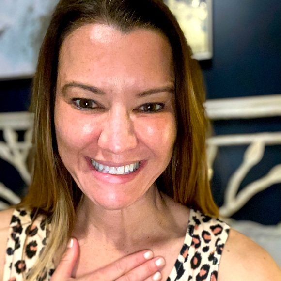 Meet your Posher, Rosalind - Picture 1 of 1